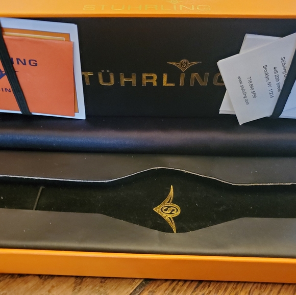 Low profile black and brown Stuhrling watches - Picture 5 of 5